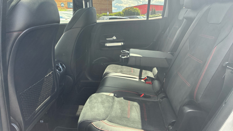Mercedes-Benz GLB 200 AMG Line Premium Plus 5dr 7G-Tronic Petrol Estate